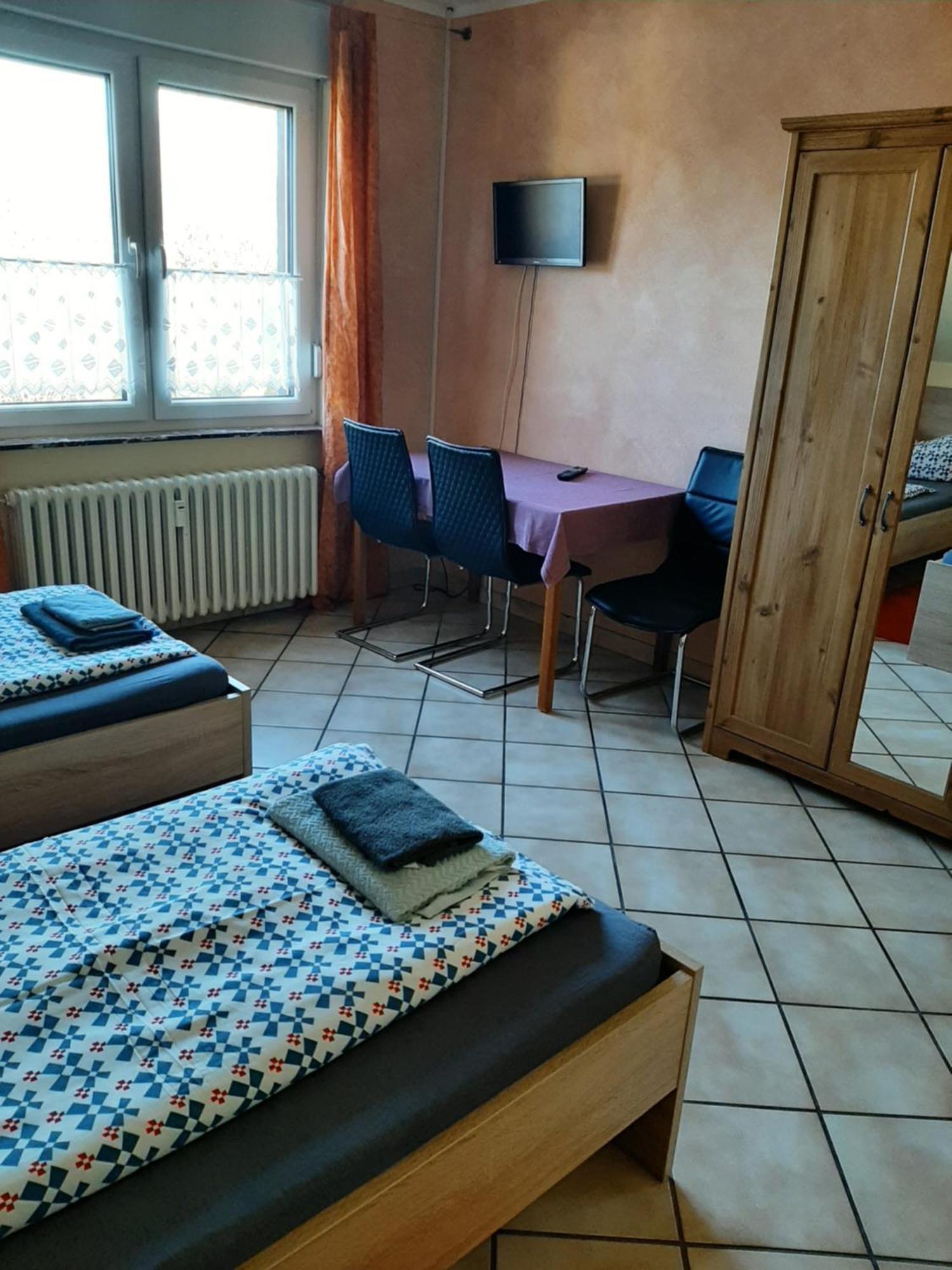 Haus Roseneck-Pension Am Stadtrand Borchen Habitación foto